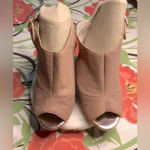 SEYCHELLES TAN SHOES FOR WOMWN SIZE 8.5